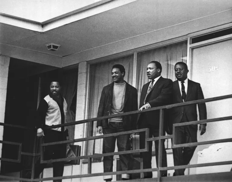 MLK on motel balcony shortly before assassination